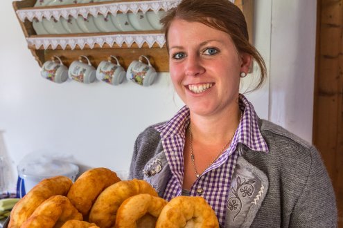 Auf der Aualm - die Bauernkrapfen duften verlockend!