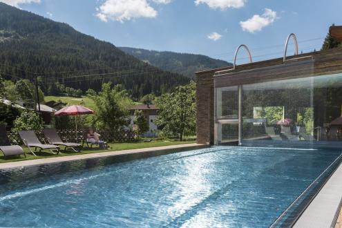 Beheiztes Freibad vom Alpenhof Naturgl&uuml;ck in Filzmoos