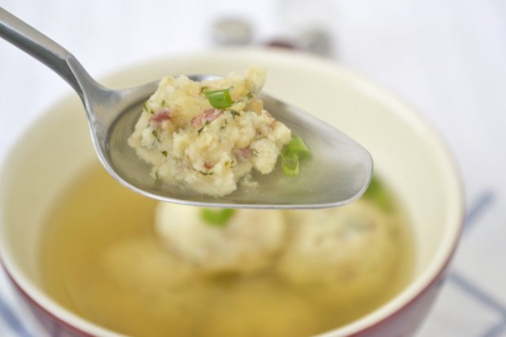 Tiroler Knödelsuppe
